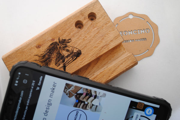 Porta cellulare con porta penne